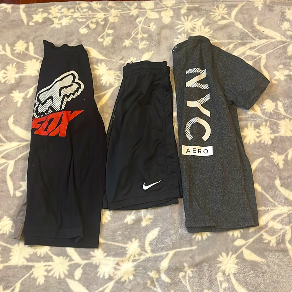 Bundle Nike Athletic Shorts- Fox LS tee /Aeropostale SS Tee Sz S Men💚